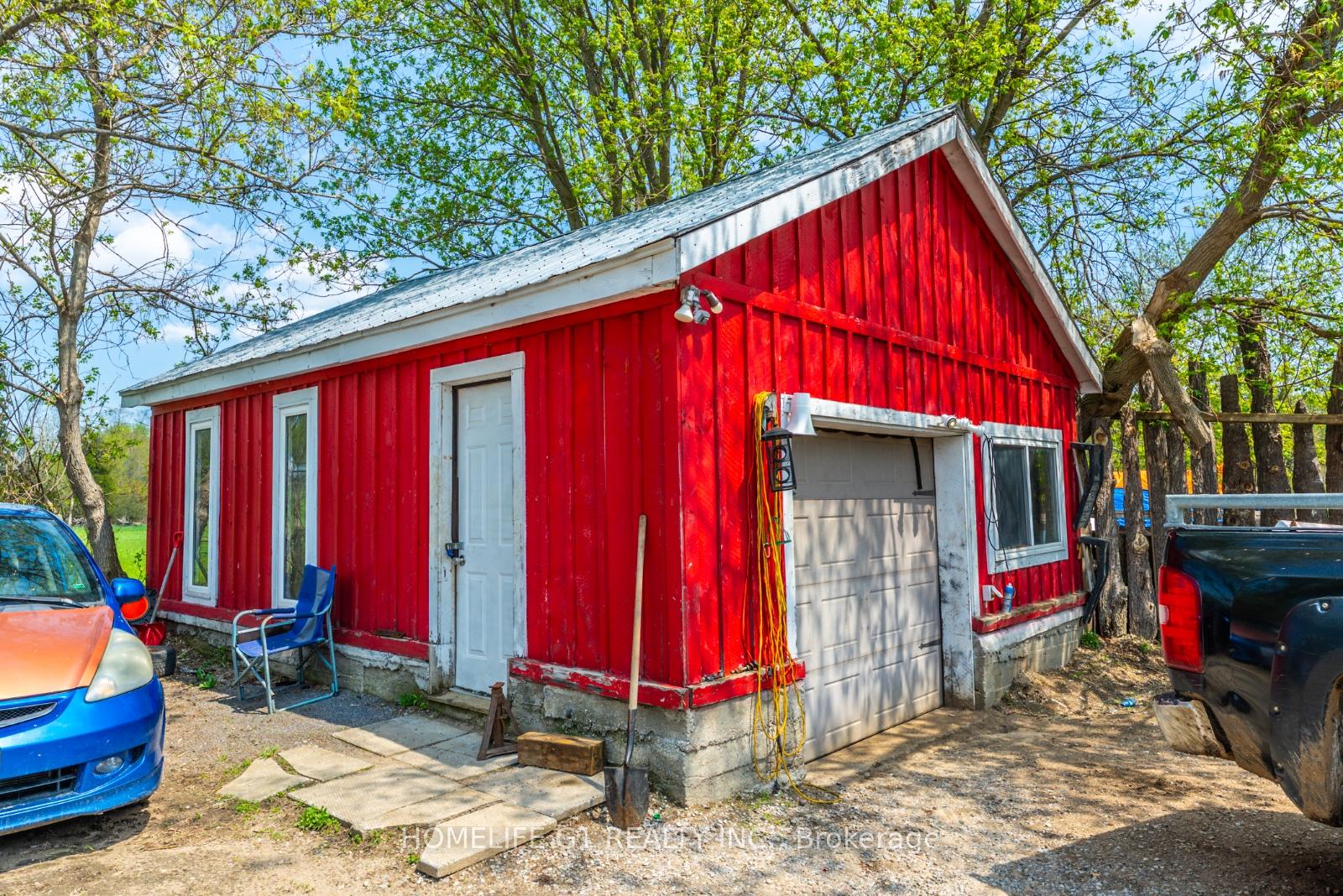 4357 Penetanguishene Road, Springwater, ON, exterior