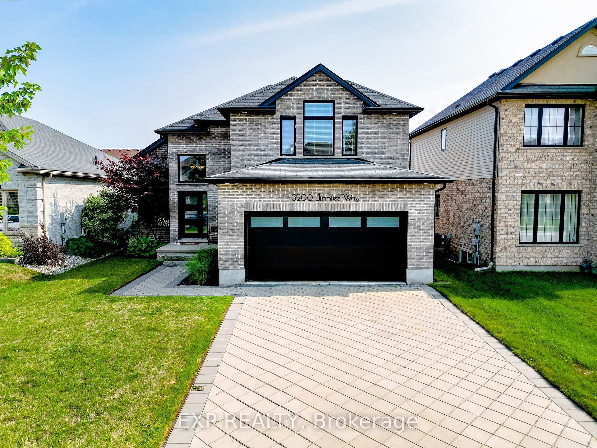 3200 Jinnies Way, London South, ON, exterior