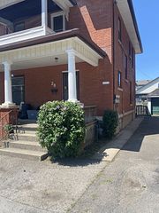 28 Grove Street, Welland, ON, exterior