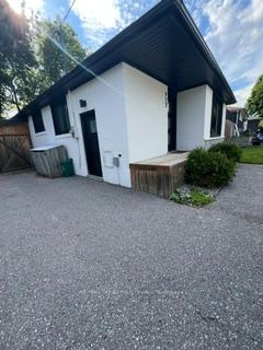 922 Centre Street N, Whitby, ON, exterior