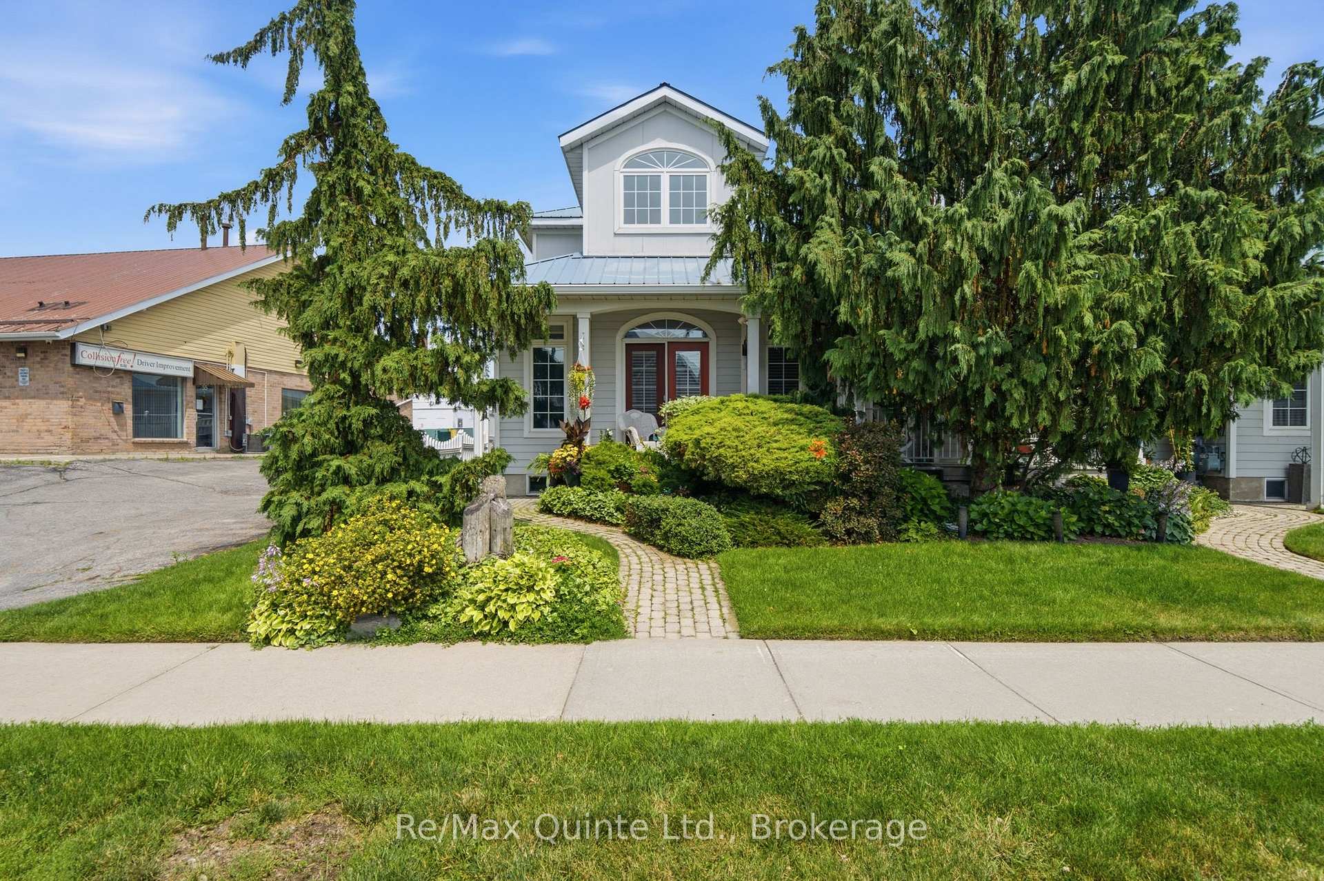 86 Pinnacle Street S, Belleville, ON, exterior
