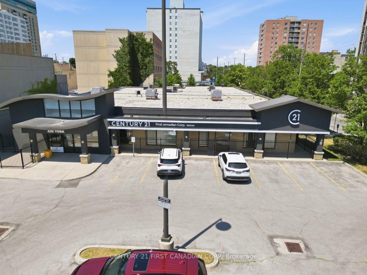 420 York Street, London East, ON, exterior