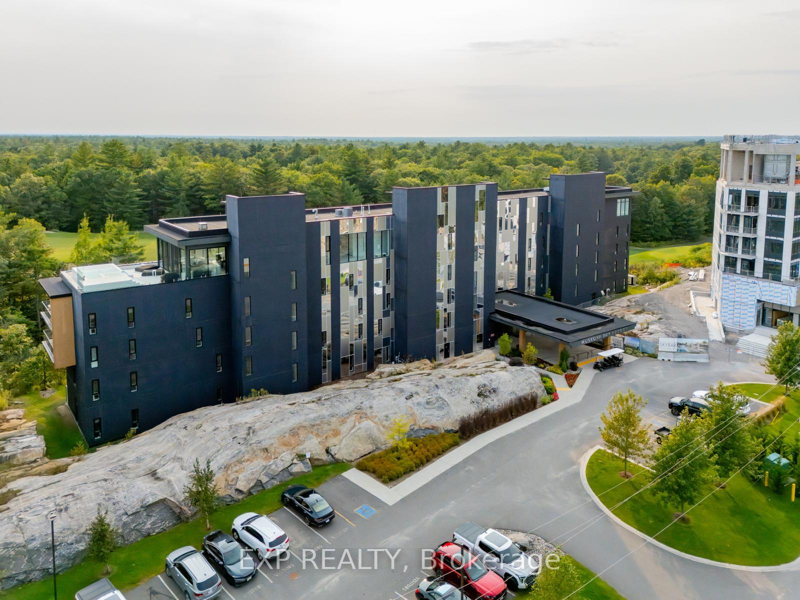102 - 120 Carrick Trail, Gravenhurst, ON, exterior