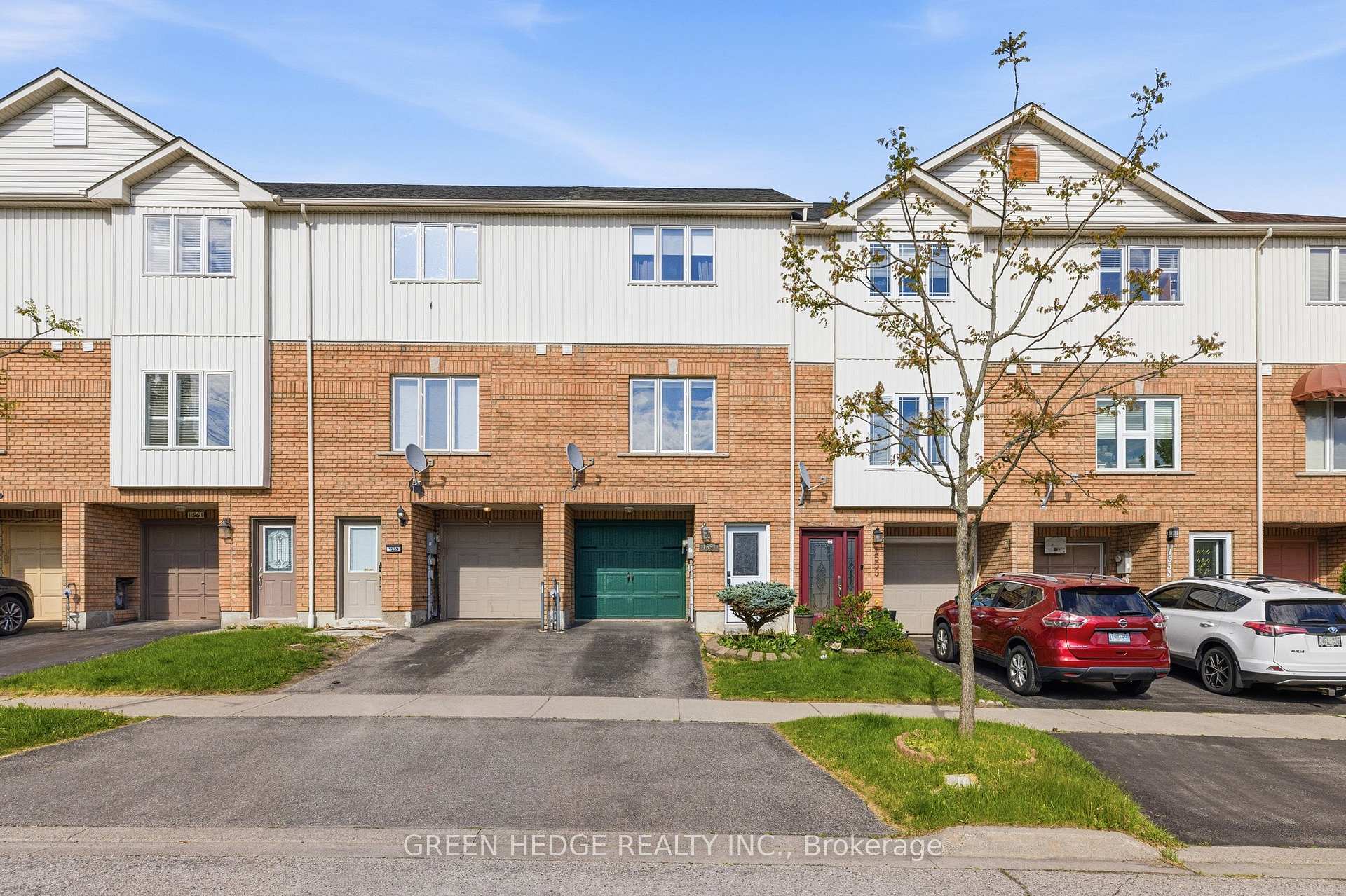 1557 Hummingbird Court, Pickering, ON, exterior