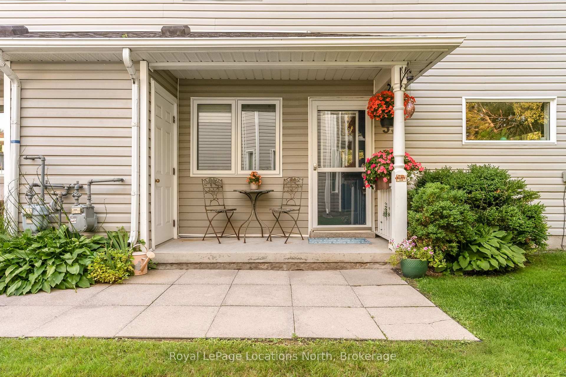 17 - 35 Sundial Court, Collingwood, ON, exterior