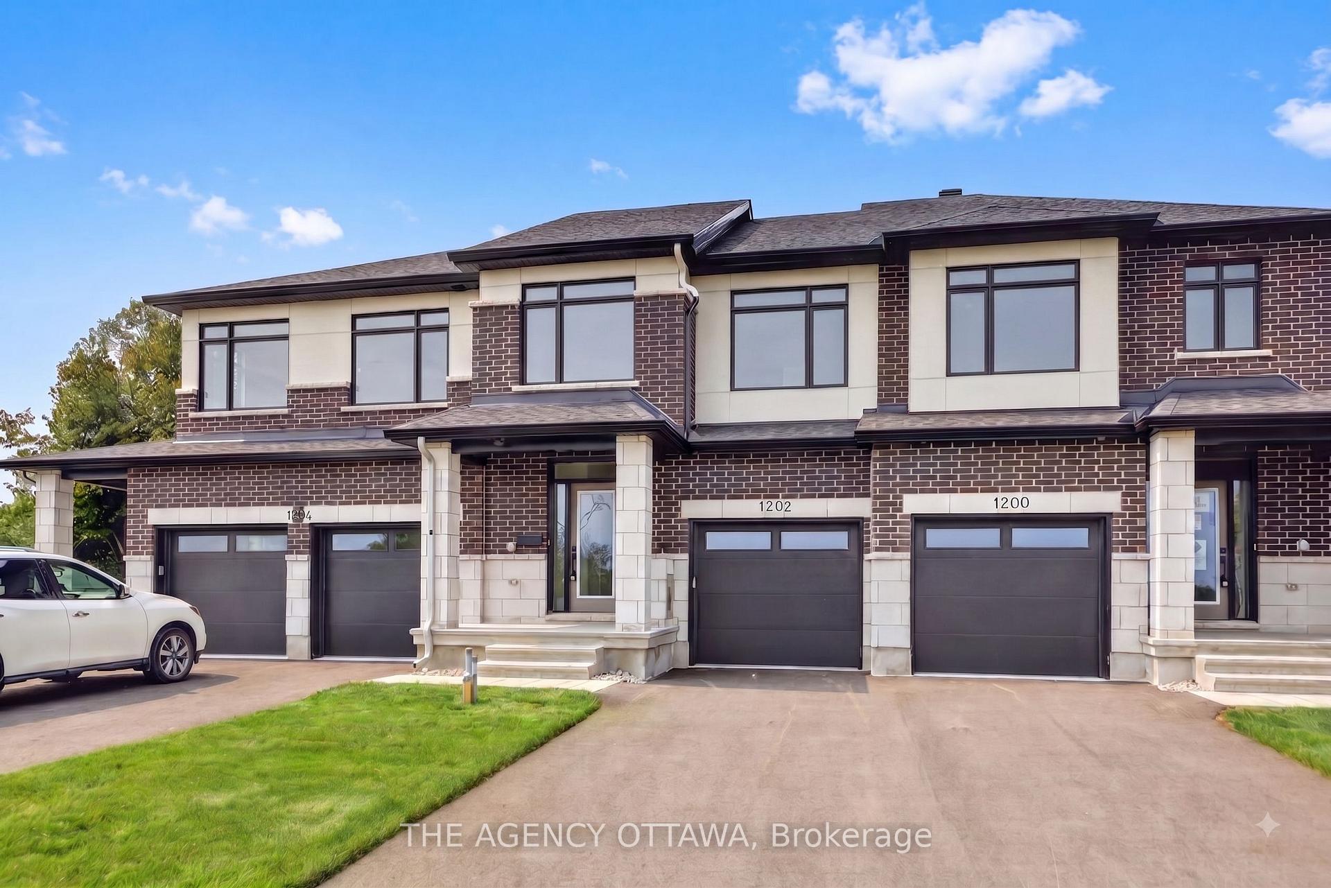 1202 Spoor Street, Kanata, ON, exterior
