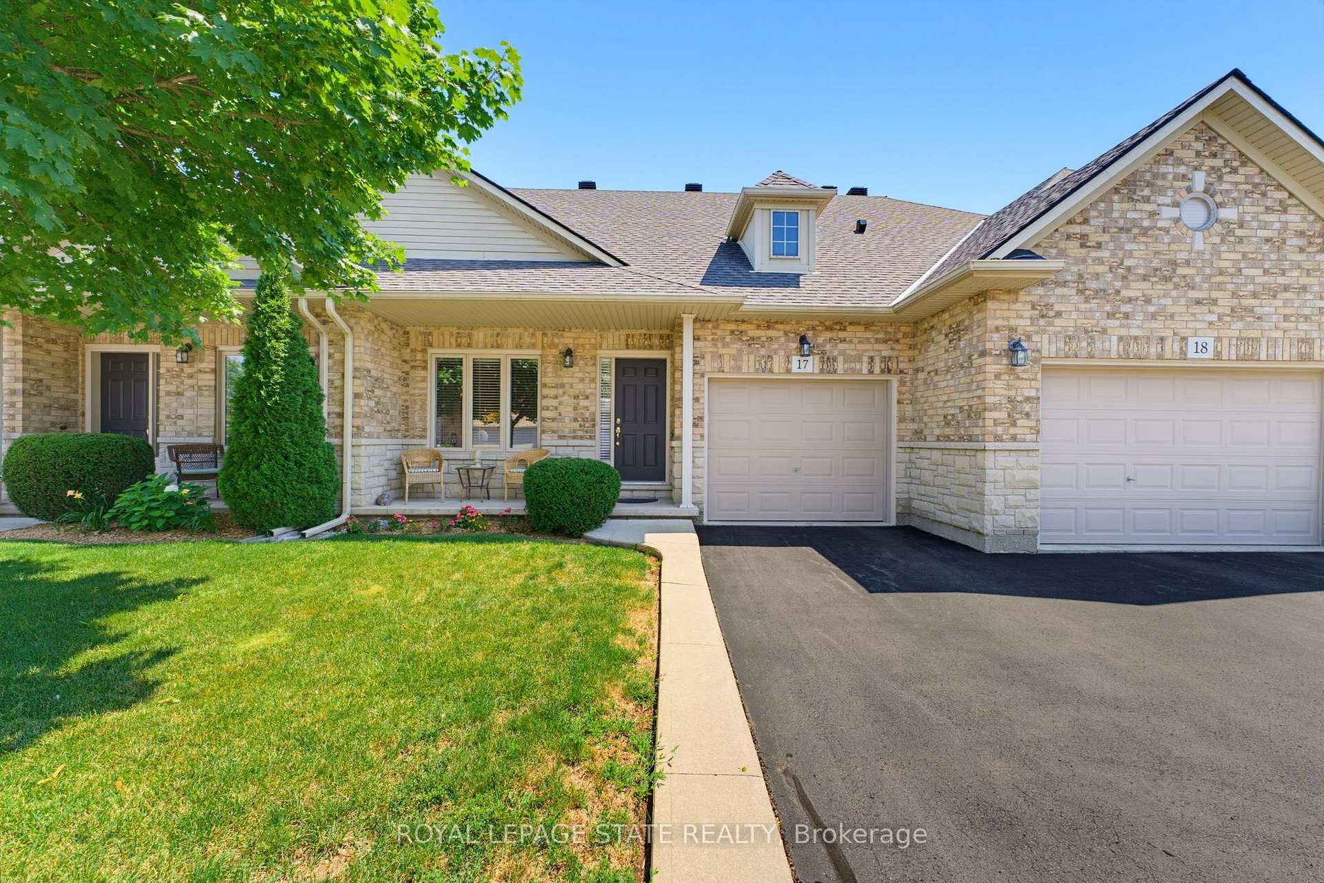 17 - 310 Southbrook Drive, Hamilton, ON, exterior