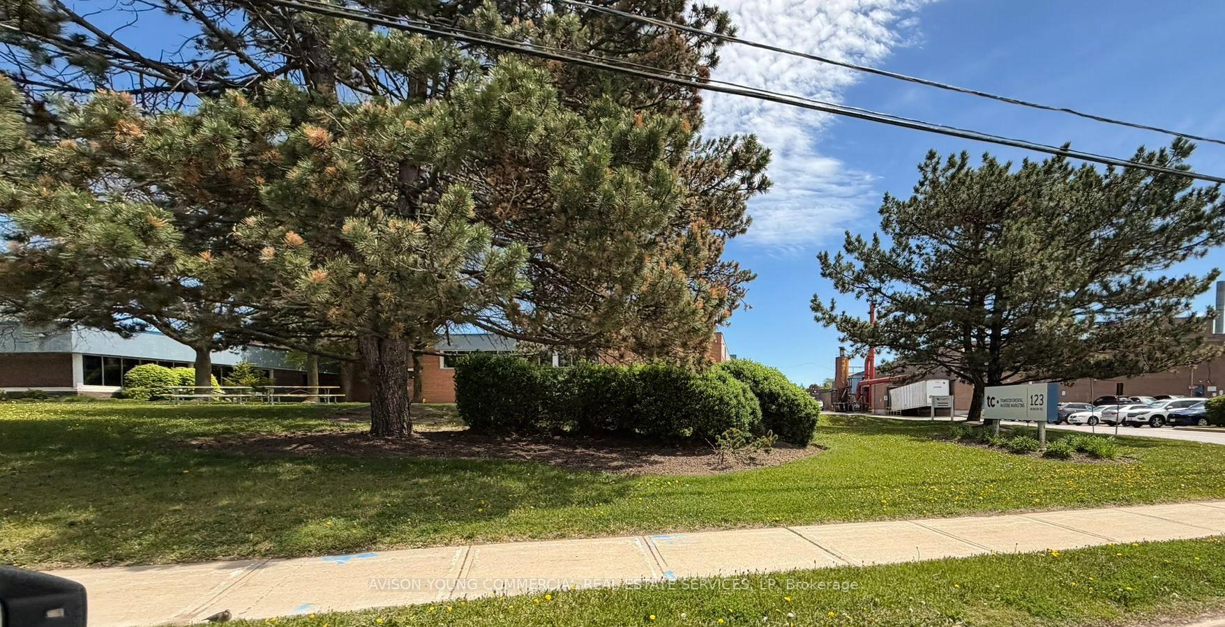 123 Newkirk Road, Richmond Hill, ON, exterior