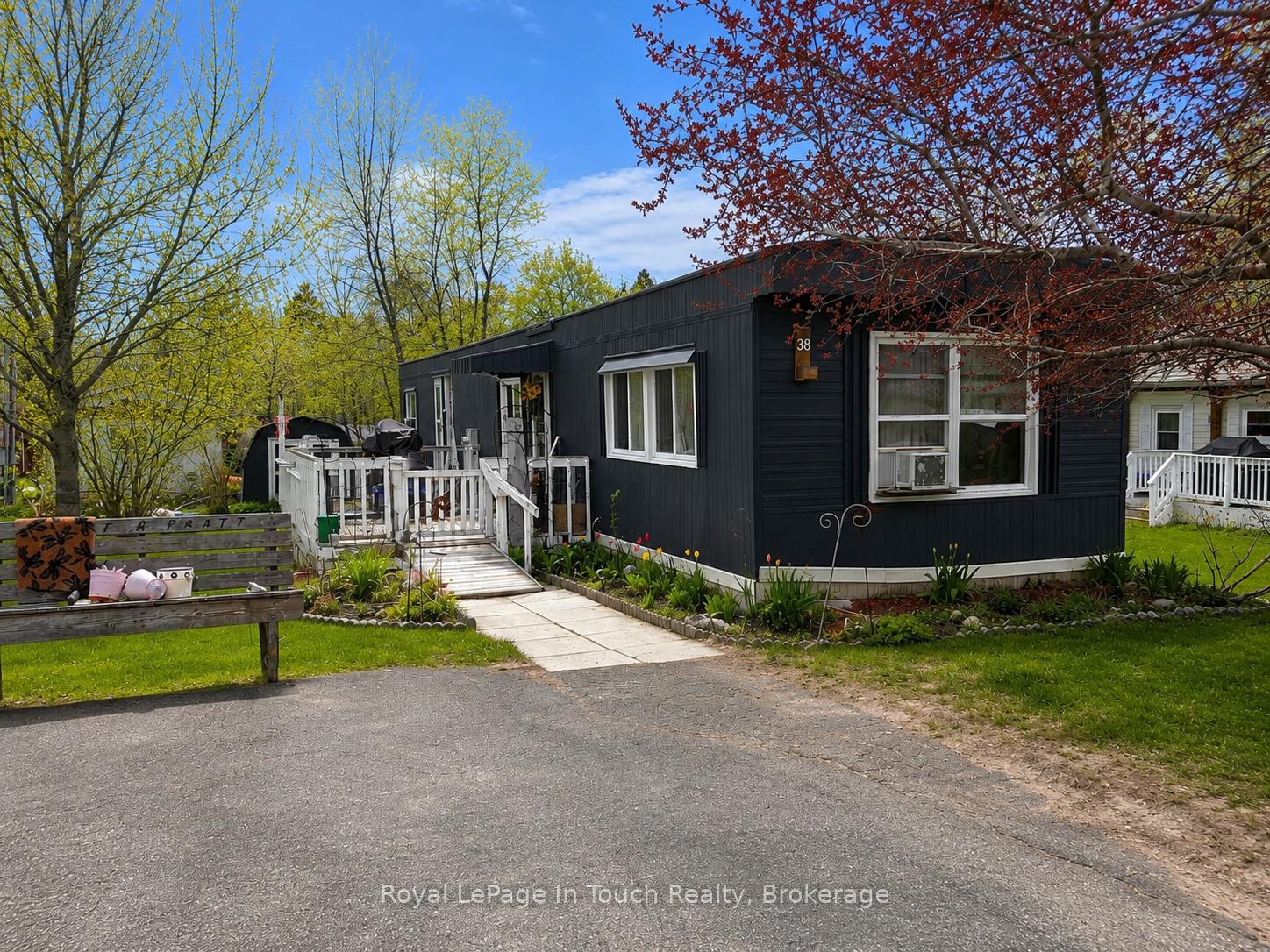 38 Northland Road, Midland, ON, exterior