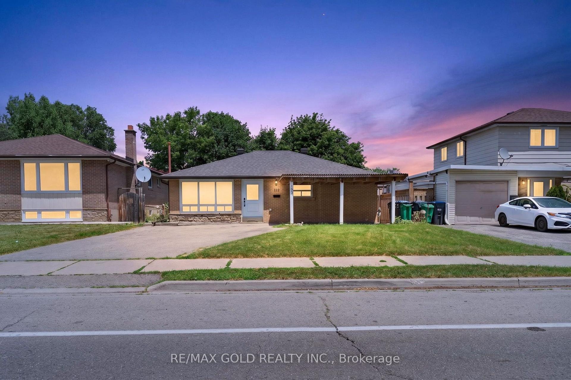 182 Mcmurchy Avenue S, Brampton, ON, exterior