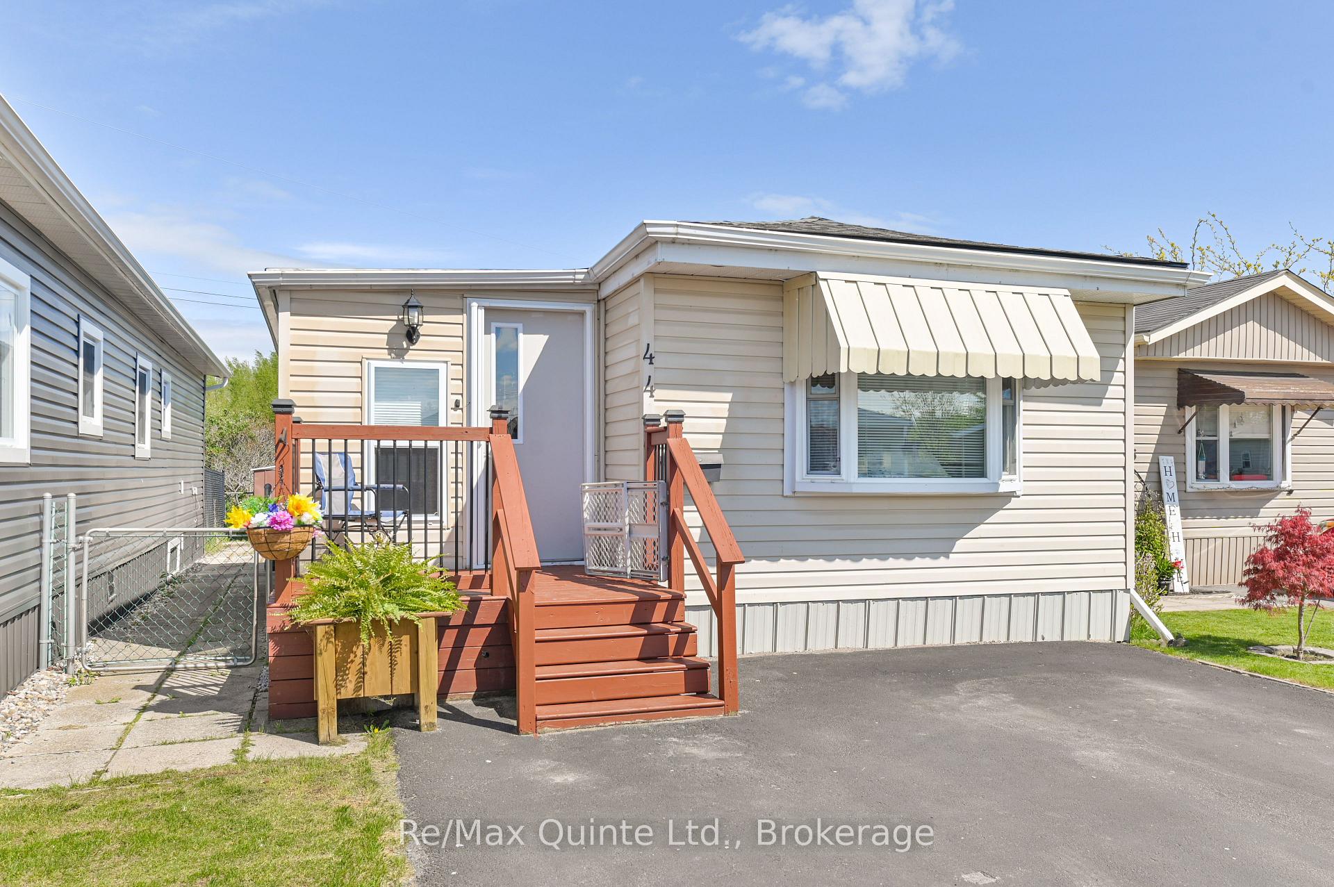 44 - 311 Dundas Street, Quinte West, ON, exterior