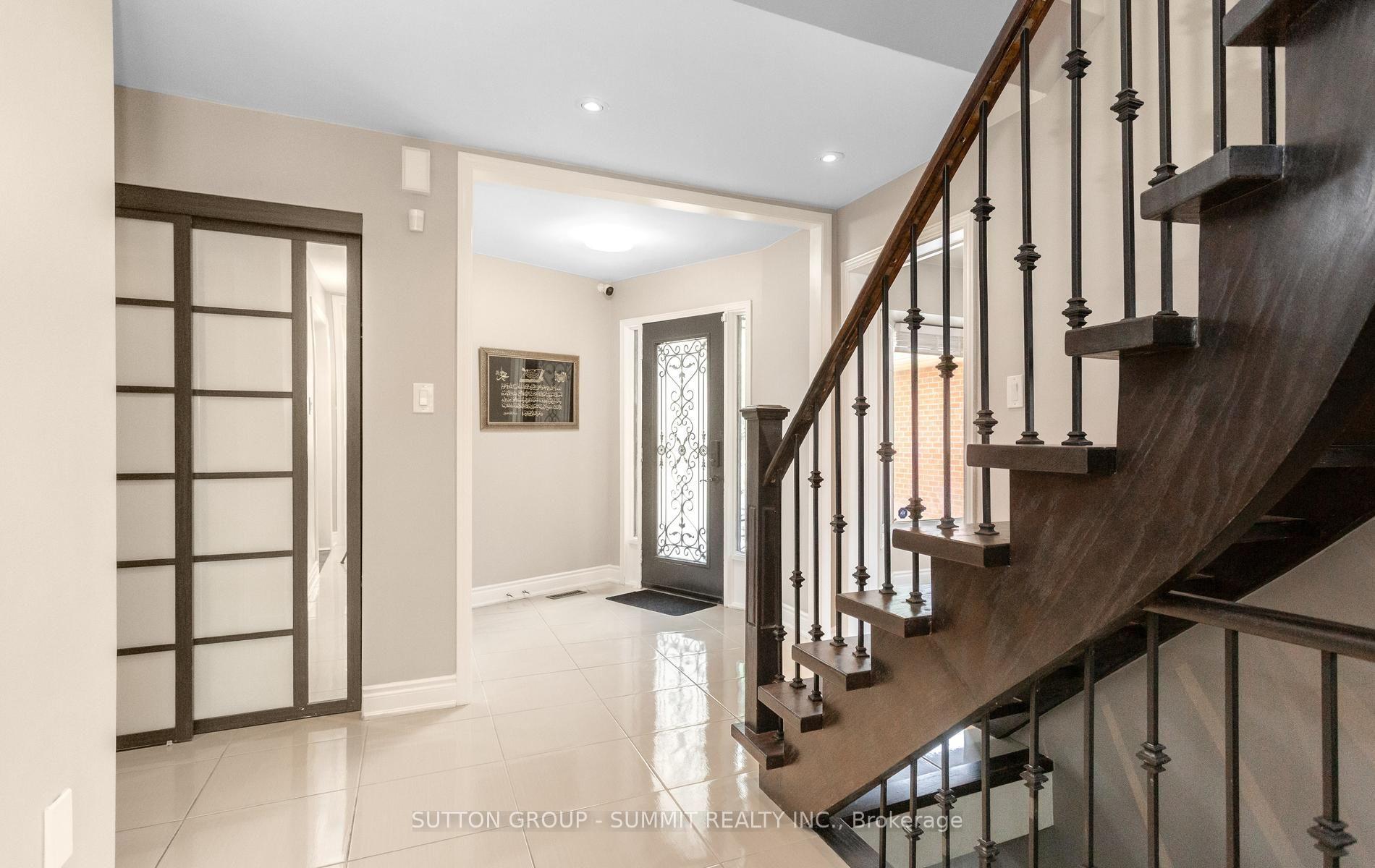 7136 Baywood Court, Mississauga, ON, exterior