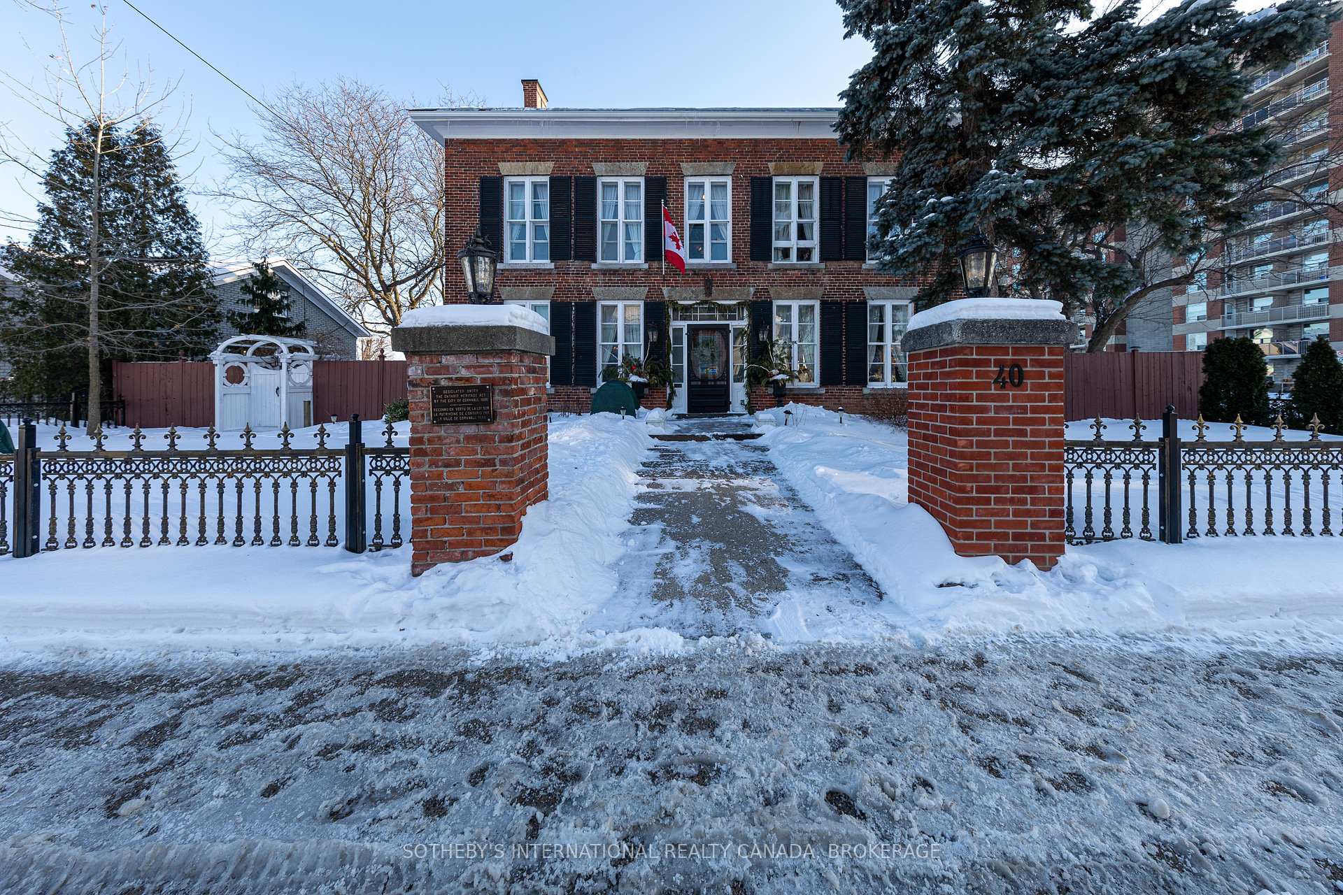 40 First Street W, Cornwall, ON, exterior