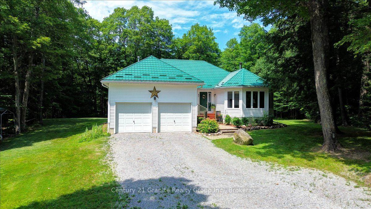 1132 Irish Line Road, Dysart et al, ON, exterior