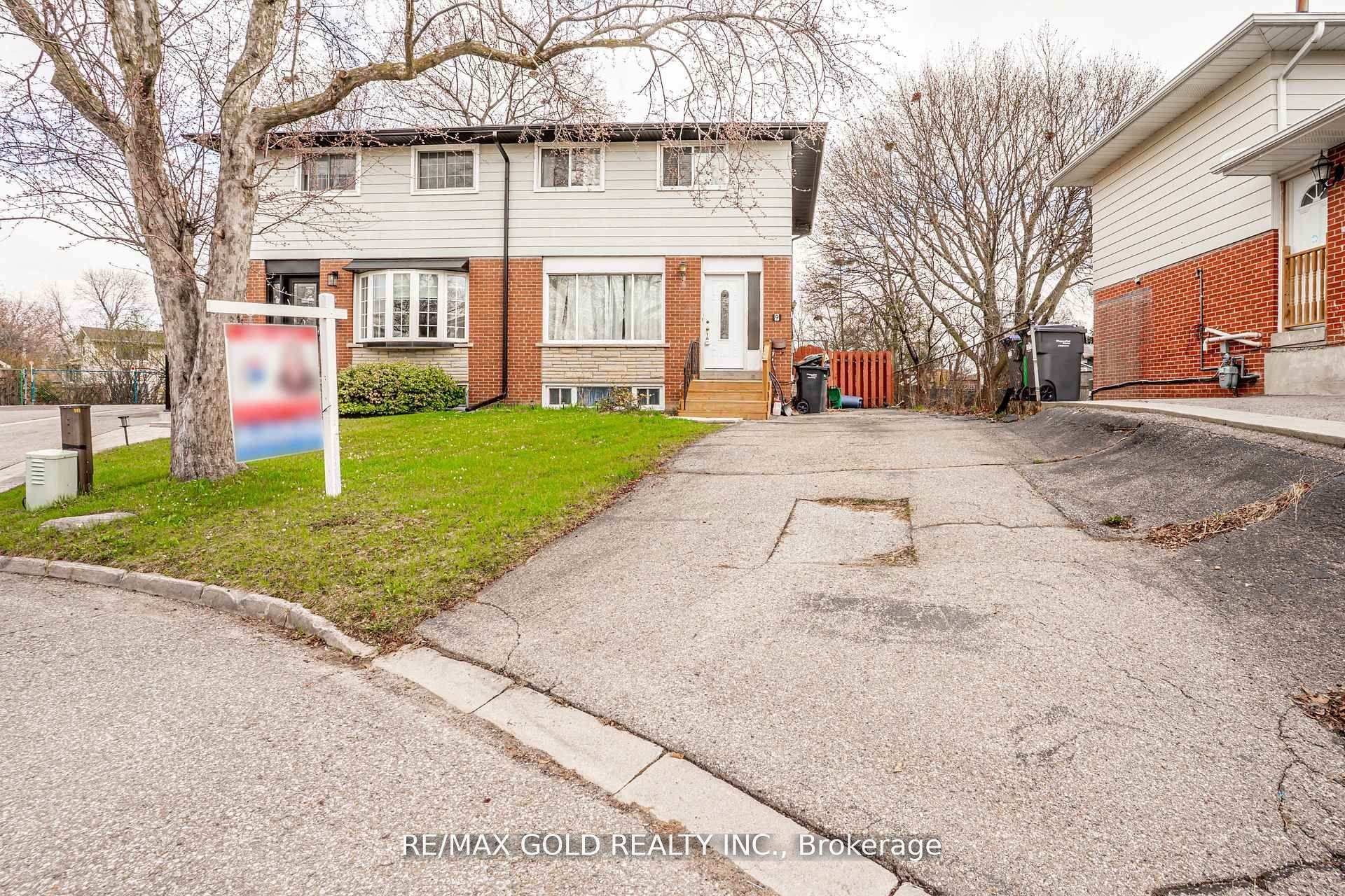 9 Mordon Court, Brampton, ON, exterior
