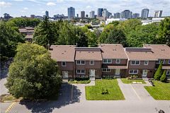 80 - 121 University Avenue E, Waterloo, ON, exterior