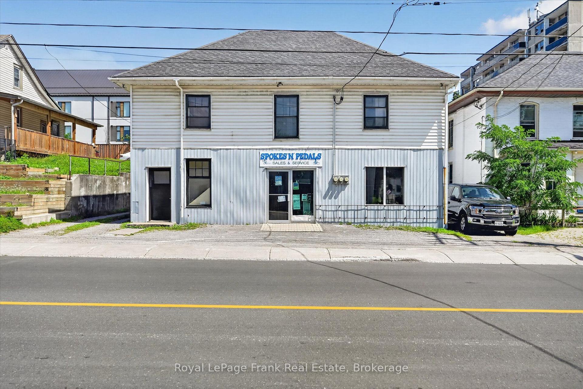 464 Aylmer Street N, Peterborough, ON, exterior