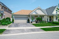 2 Peace Crescent, Peterborough, ON, exterior