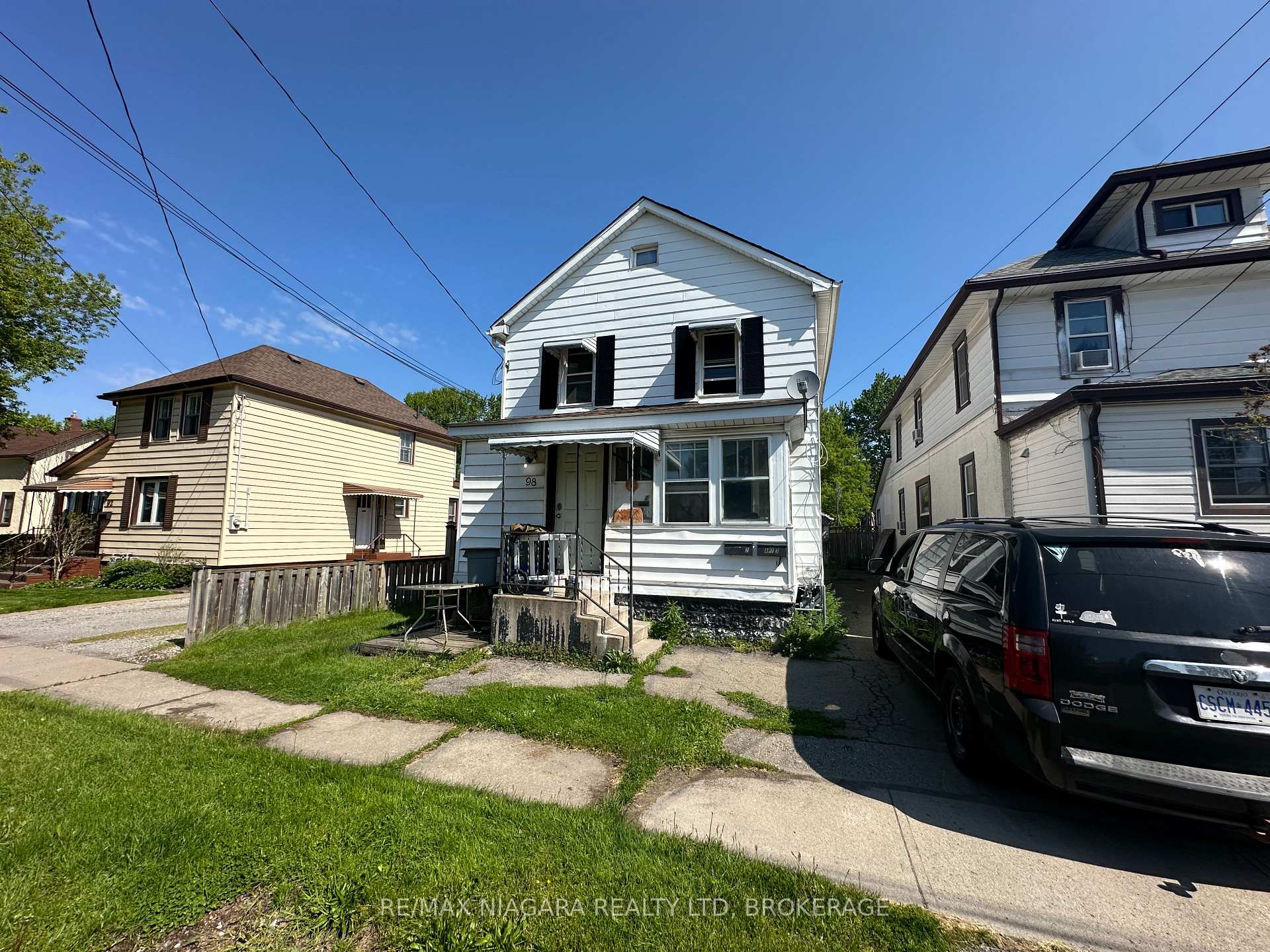 98 St Arnaud Street, Port Colborne, ON, exterior