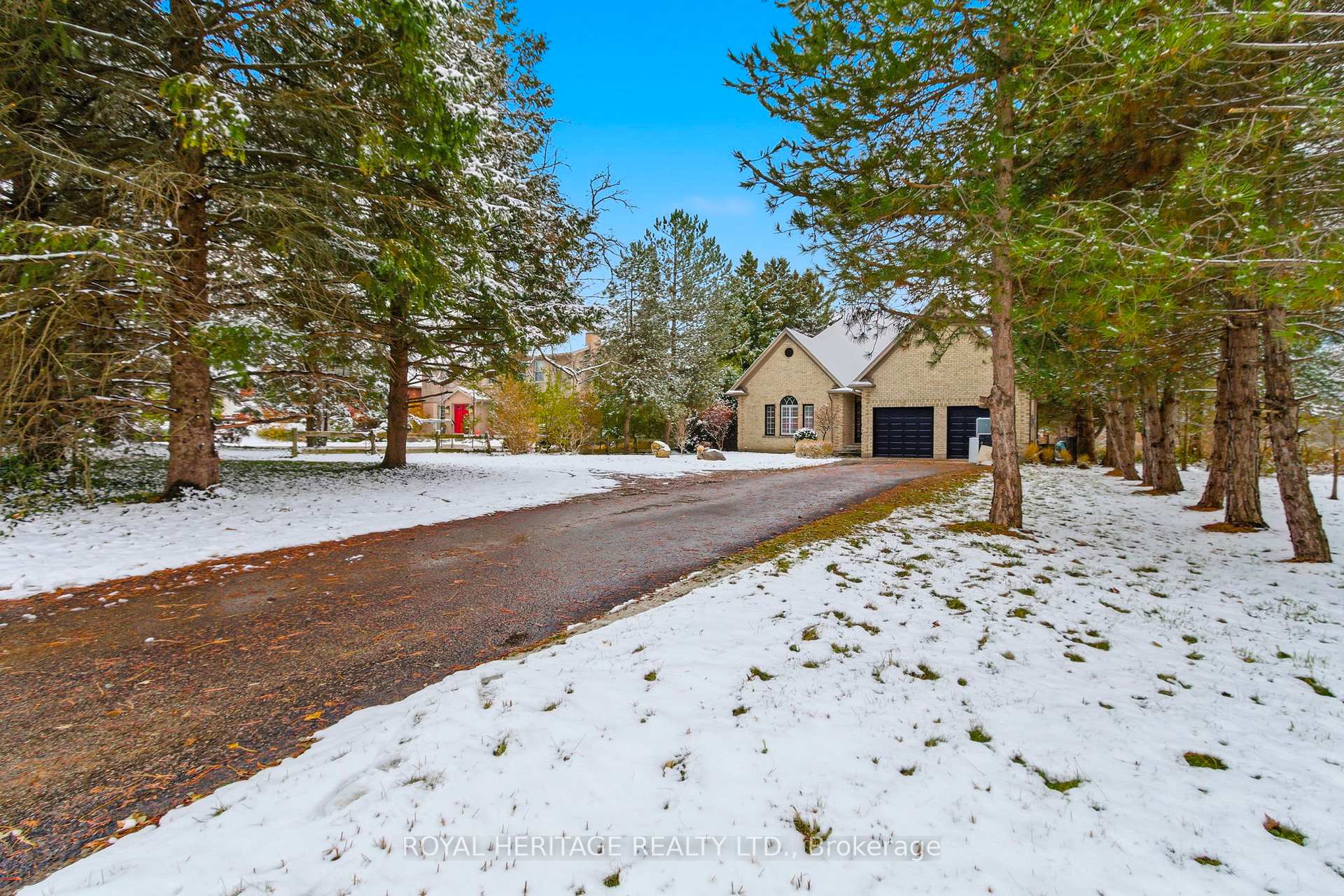 1401 Westdel Bourne Street W, London South, ON, exterior