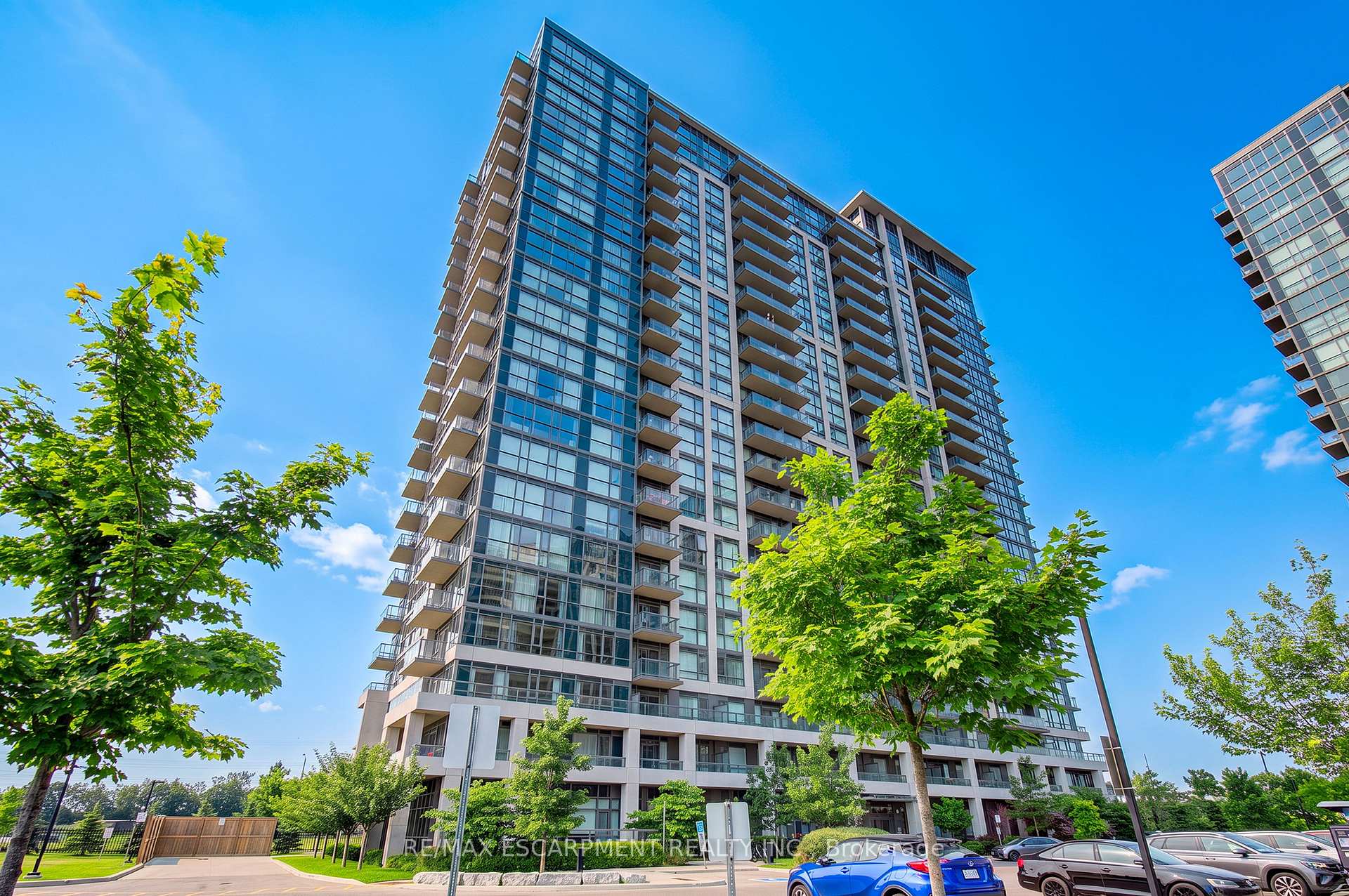 107 - 349 Rathburn Road W, Mississauga, ON, exterior