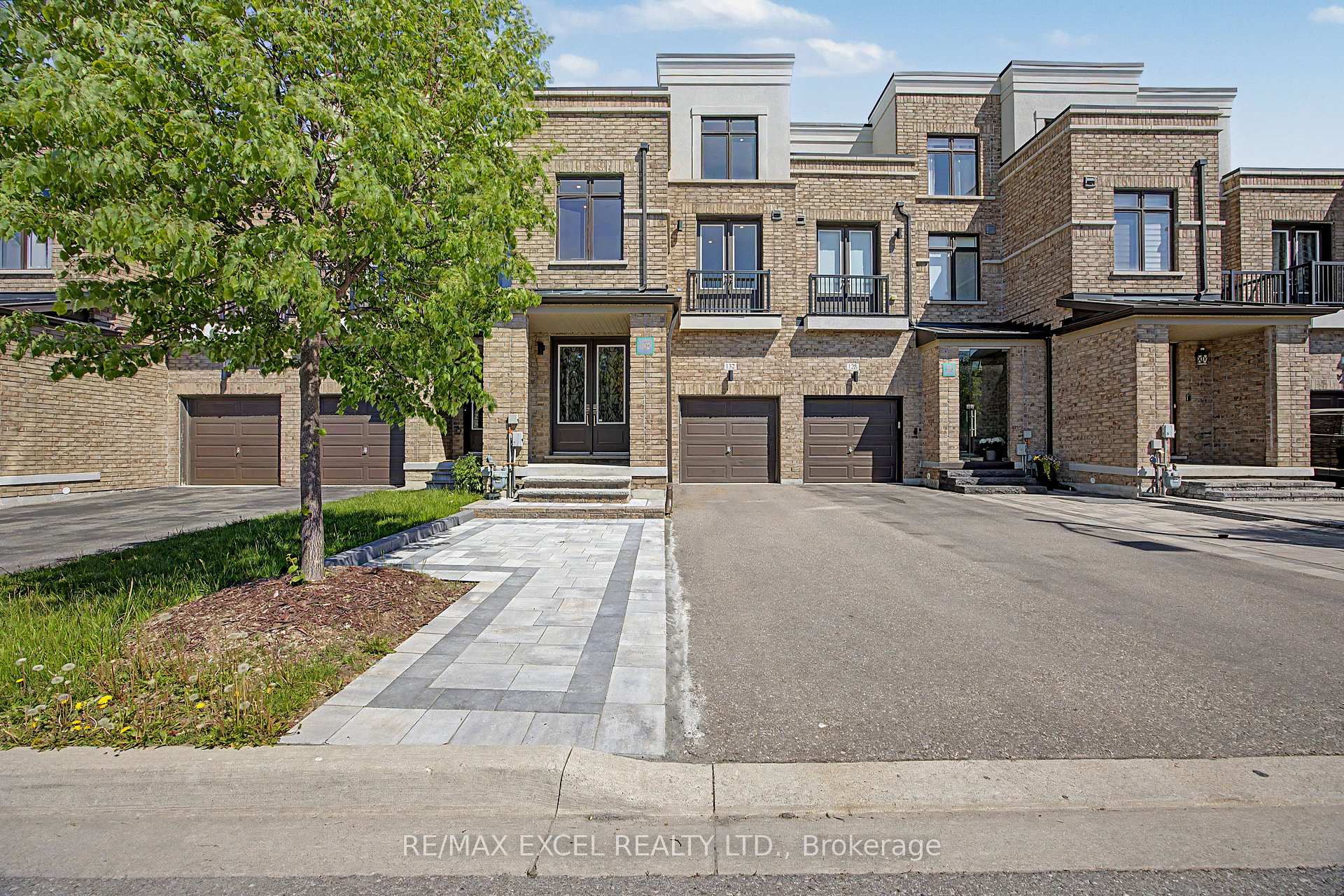 132 Elyse Court, Aurora, ON, exterior