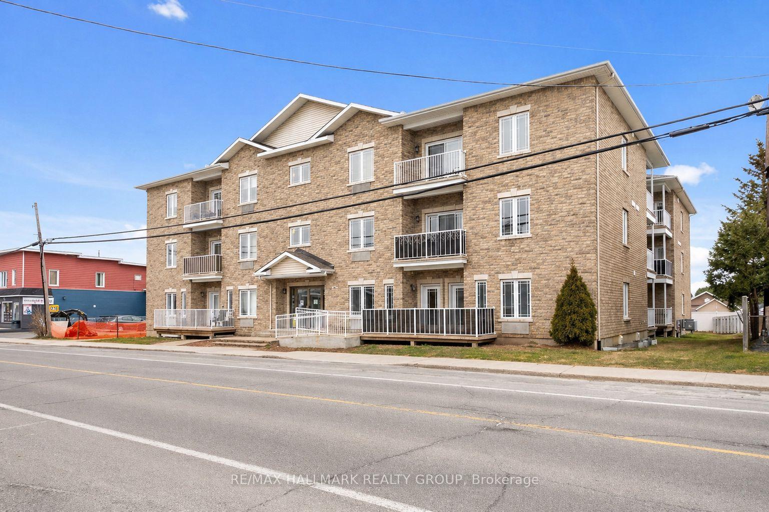 208 - 1026 Laurier Street, Clarence-Rockland, ON, exterior