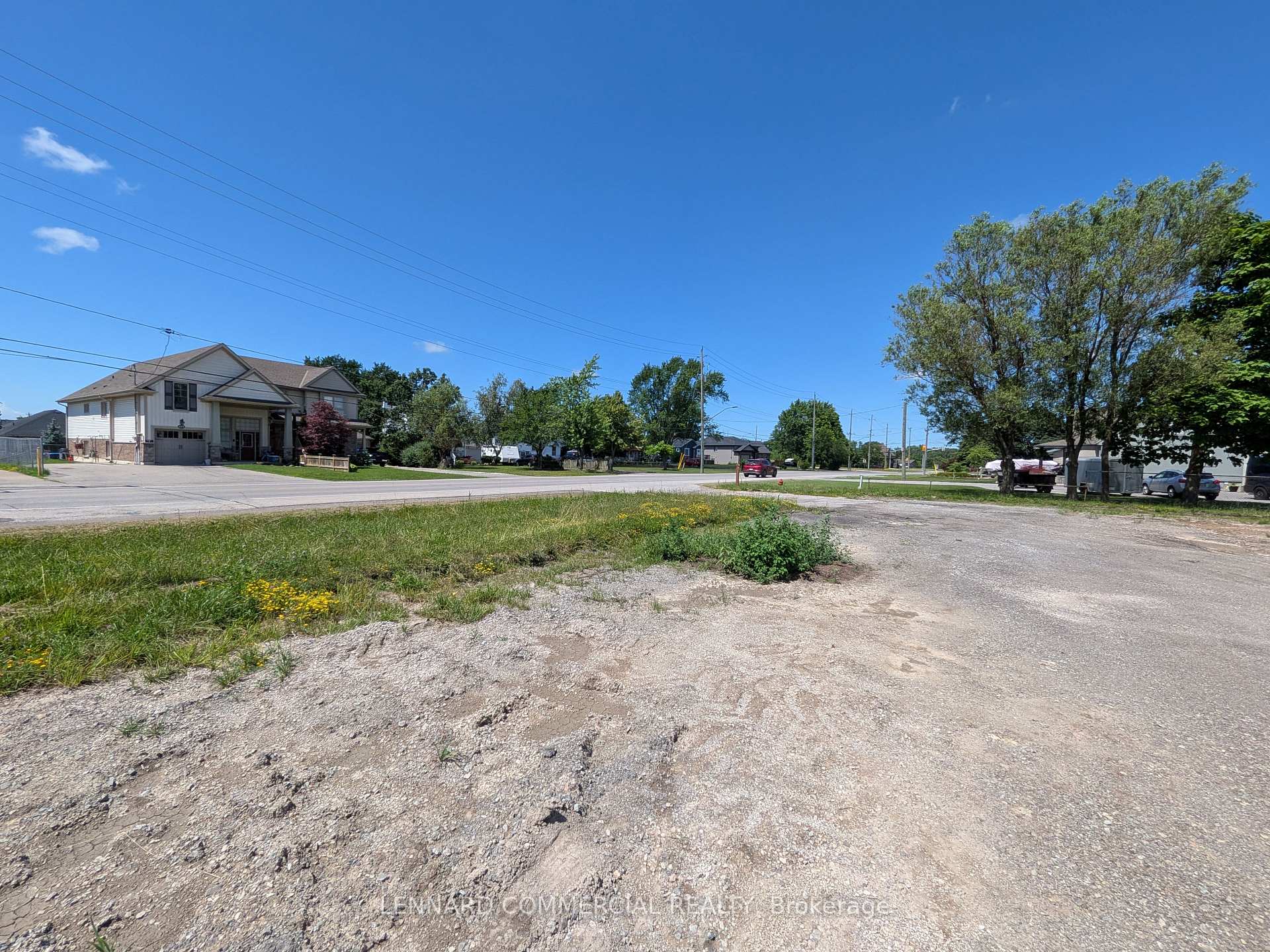 215 Riverside Drive, Welland, ON, exterior