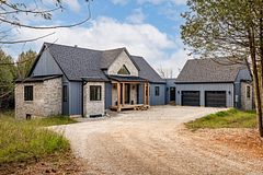 130 St Arnaud Street, Grey Highlands, ON, exterior