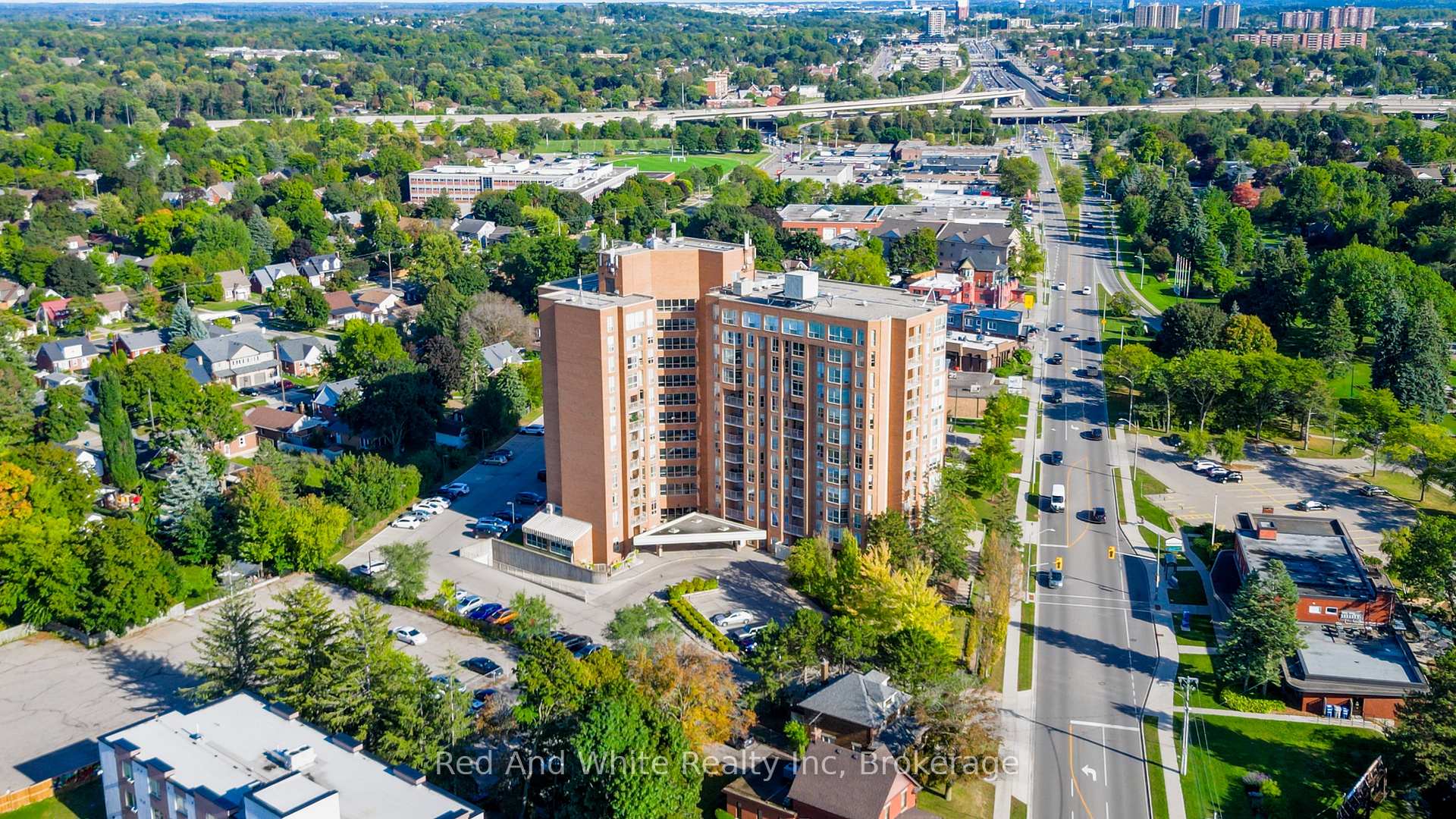 802 - 1414 King Street E, Kitchener, ON, exterior