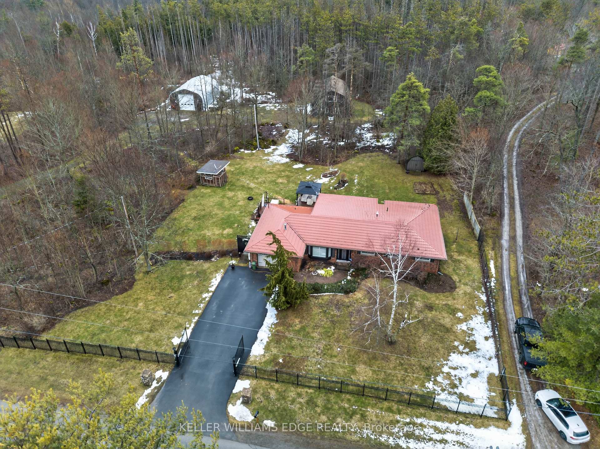 484 11TH CONCESSION Road E, Hamilton, ON, exterior