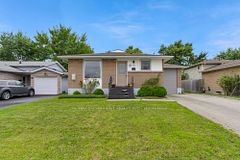 76 Marc Boulevard, Welland, ON, exterior