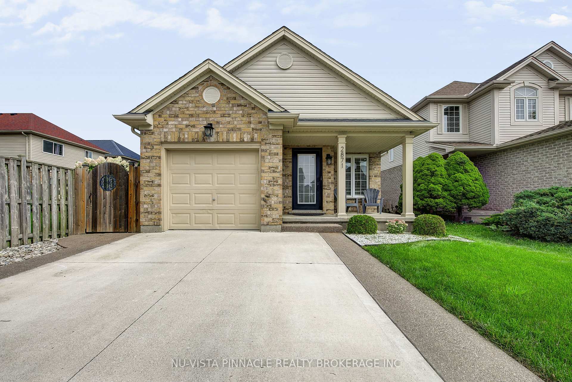 2871 Meadowgate Boulevard, London South, ON, exterior