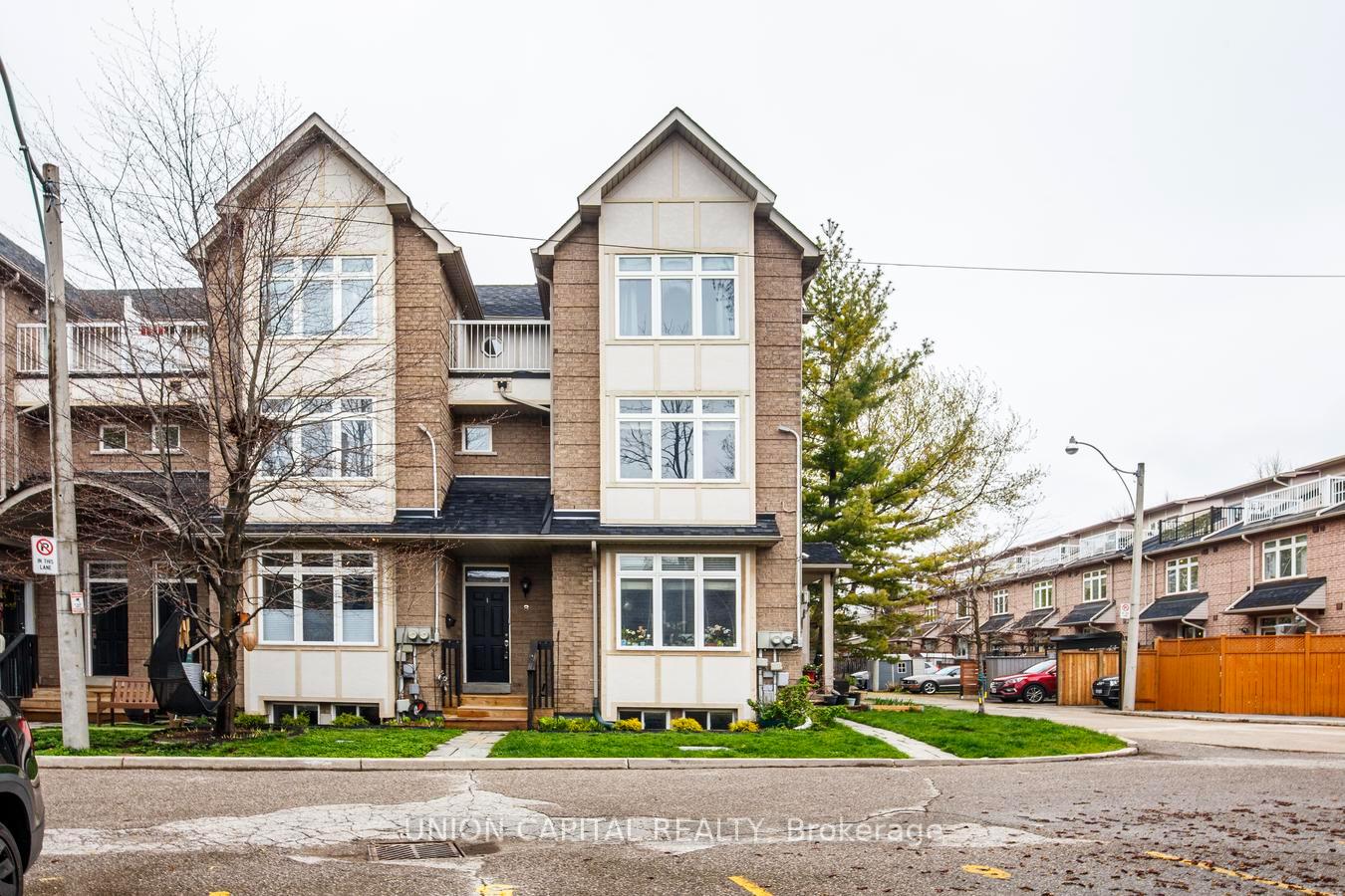 8 - 1 Bastedo Avenue, Toronto E02, ON, exterior