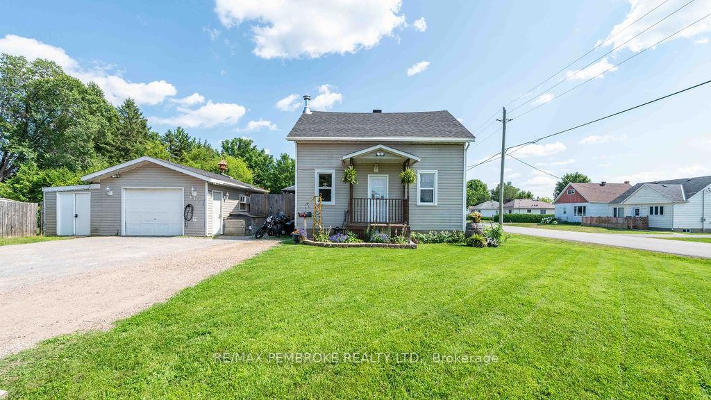 617 Third Avenue S, Laurentian Valley, ON, exterior