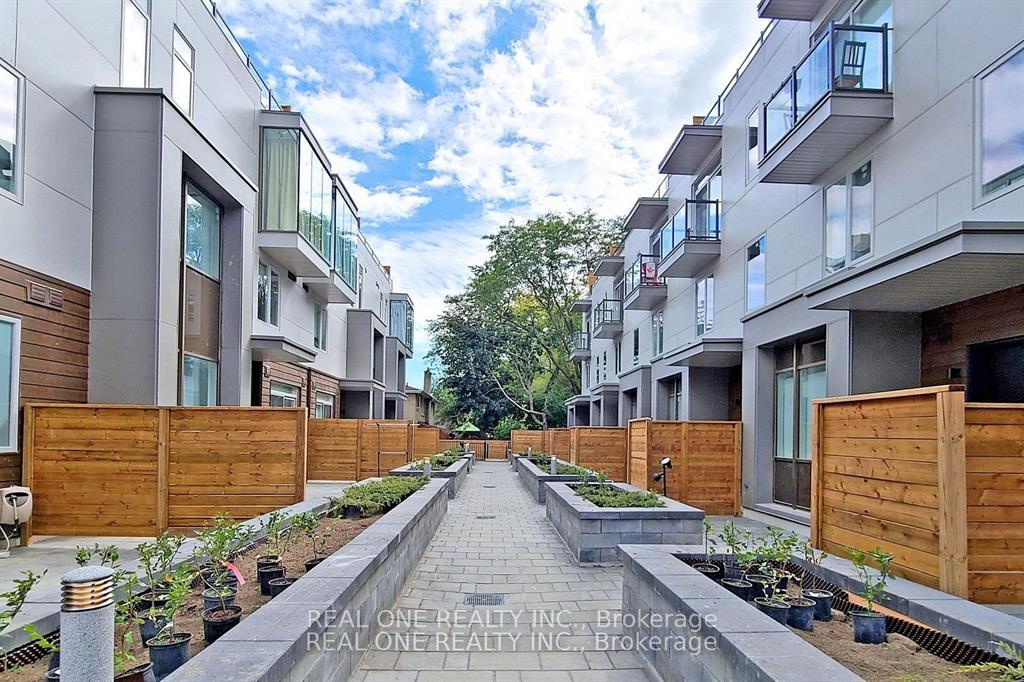Unit 5 - 25 Dervock Crescent, Toronto C15, ON, exterior
