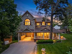 124 Elmpine Trail, King, ON, exterior