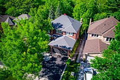 1311 Blackburn Drive, Oakville, ON, exterior