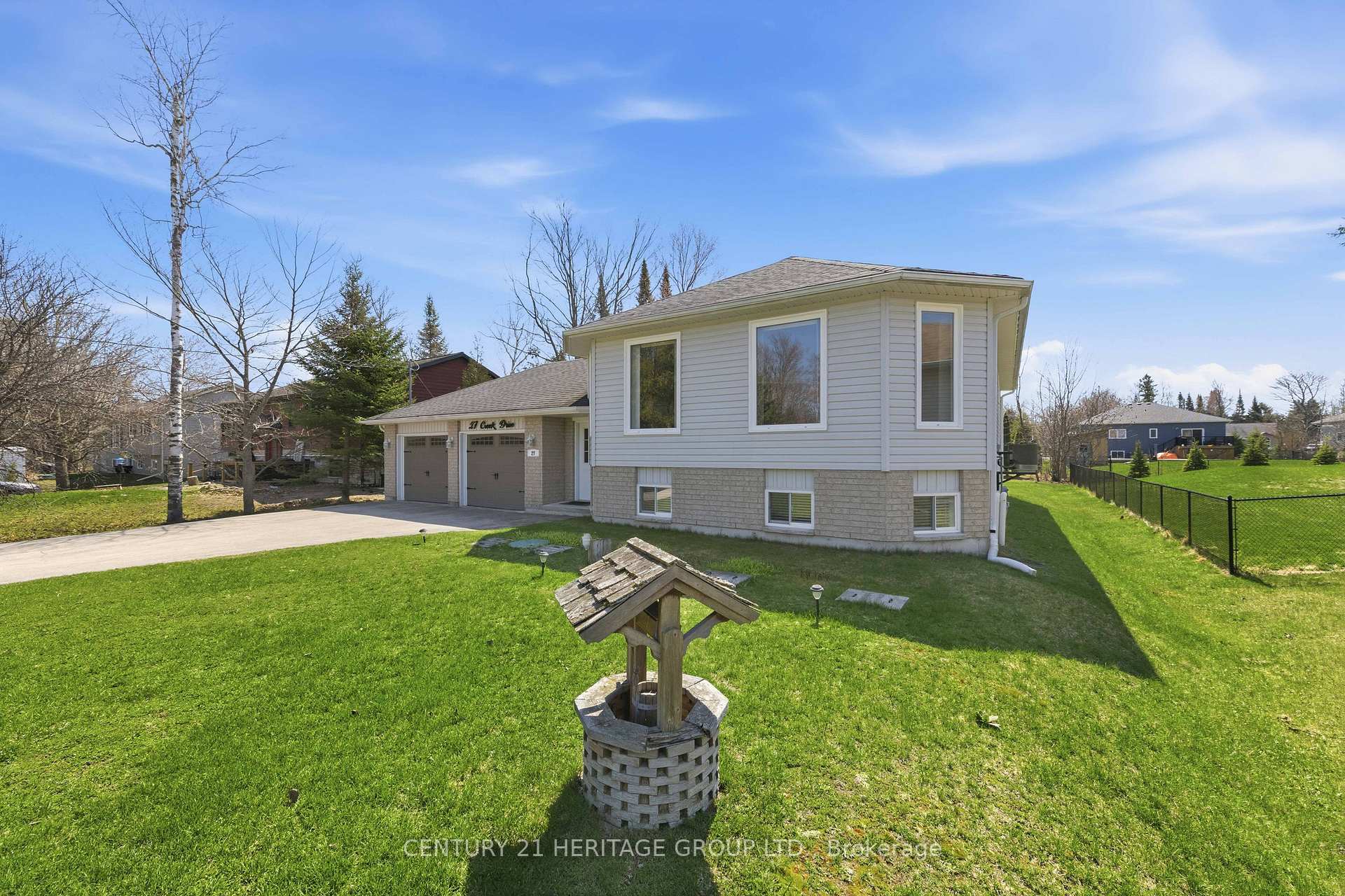 27 Creek Drive, Georgina, ON, exterior