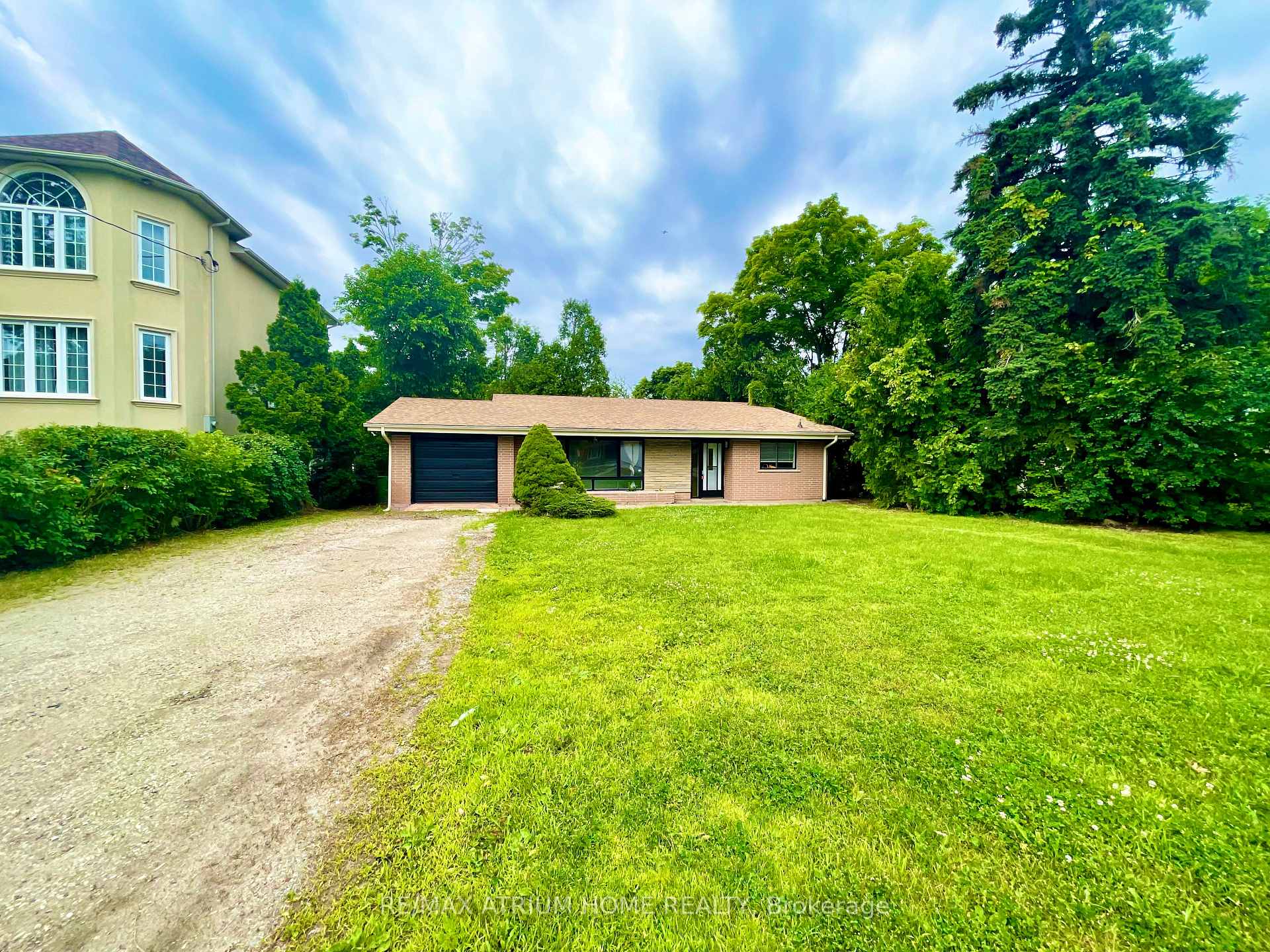 9740 Keele Street, Vaughan, ON, exterior