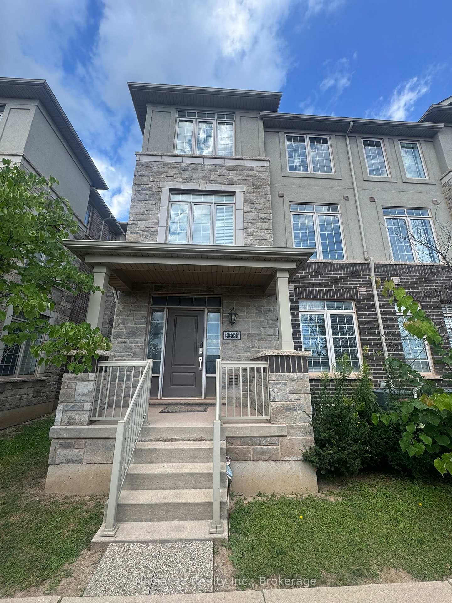 13 - 3026 Postridge Drive, Oakville, ON, exterior