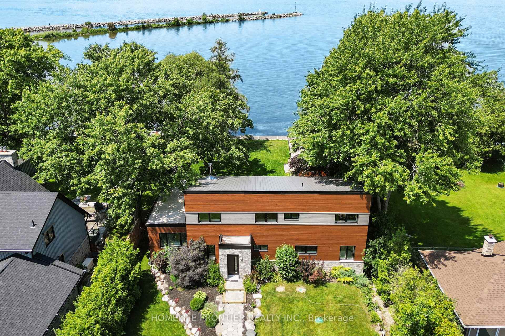 44 Irving Drive, Georgina, ON, exterior