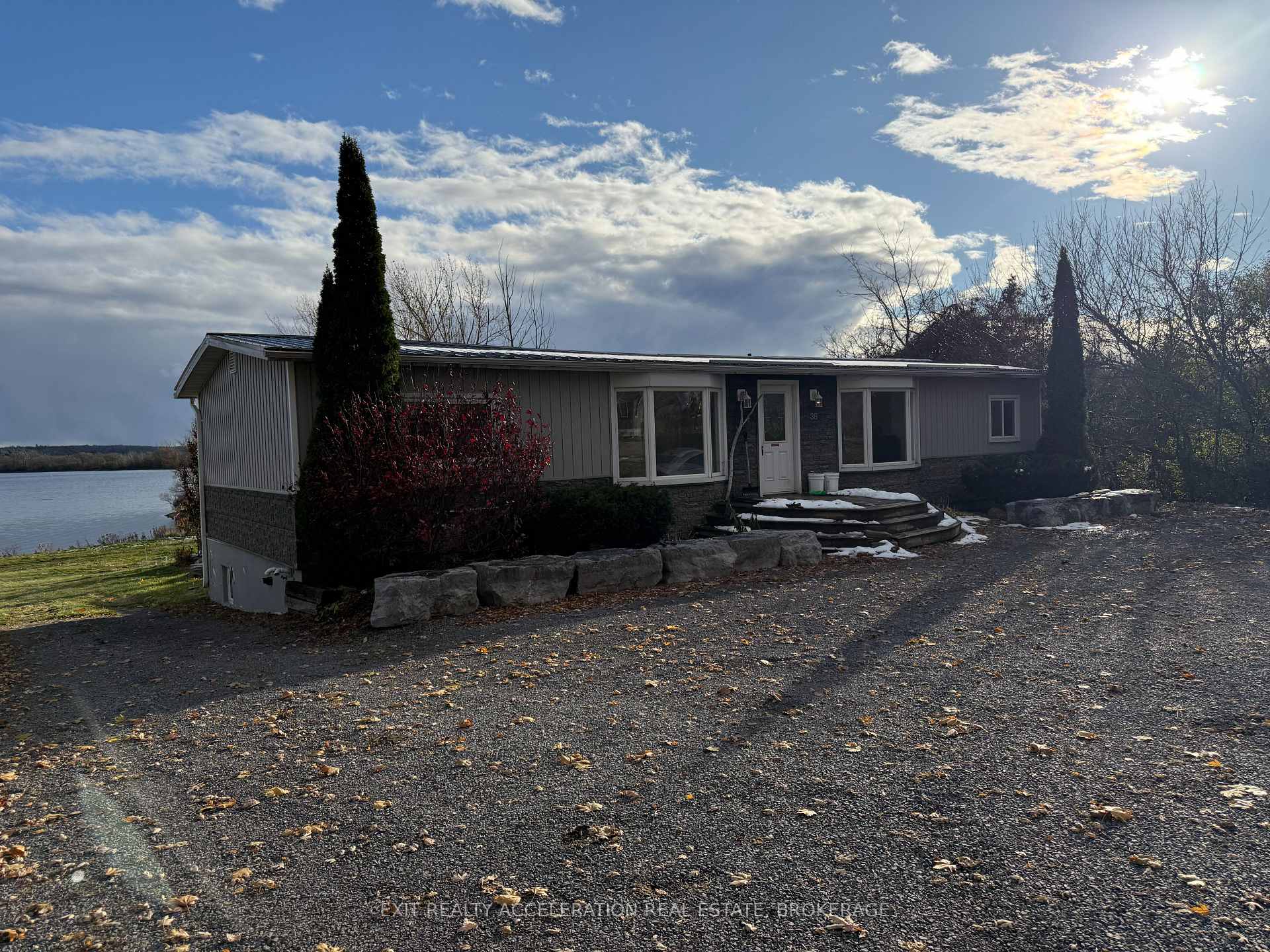38 Main Street, Deseronto, ON, exterior