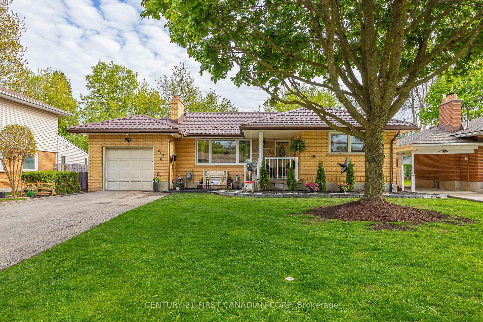 58 Centre Crescent N, London South, ON, exterior