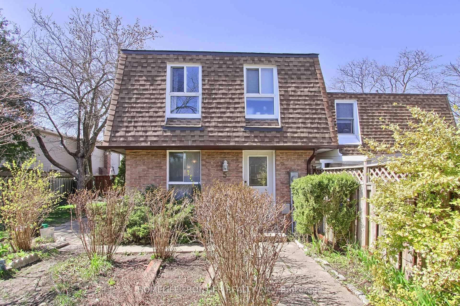 5 Penwick Crescent, Richmond Hill, ON, exterior