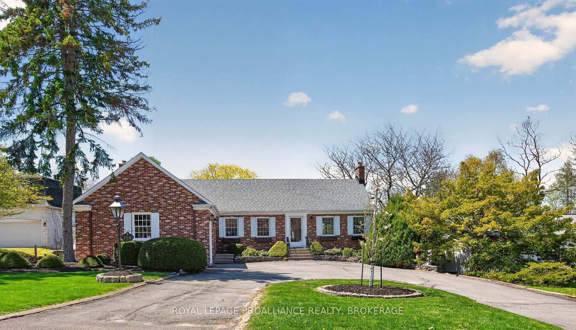 209 Fairway Hill Crescent, Kingston, ON, exterior