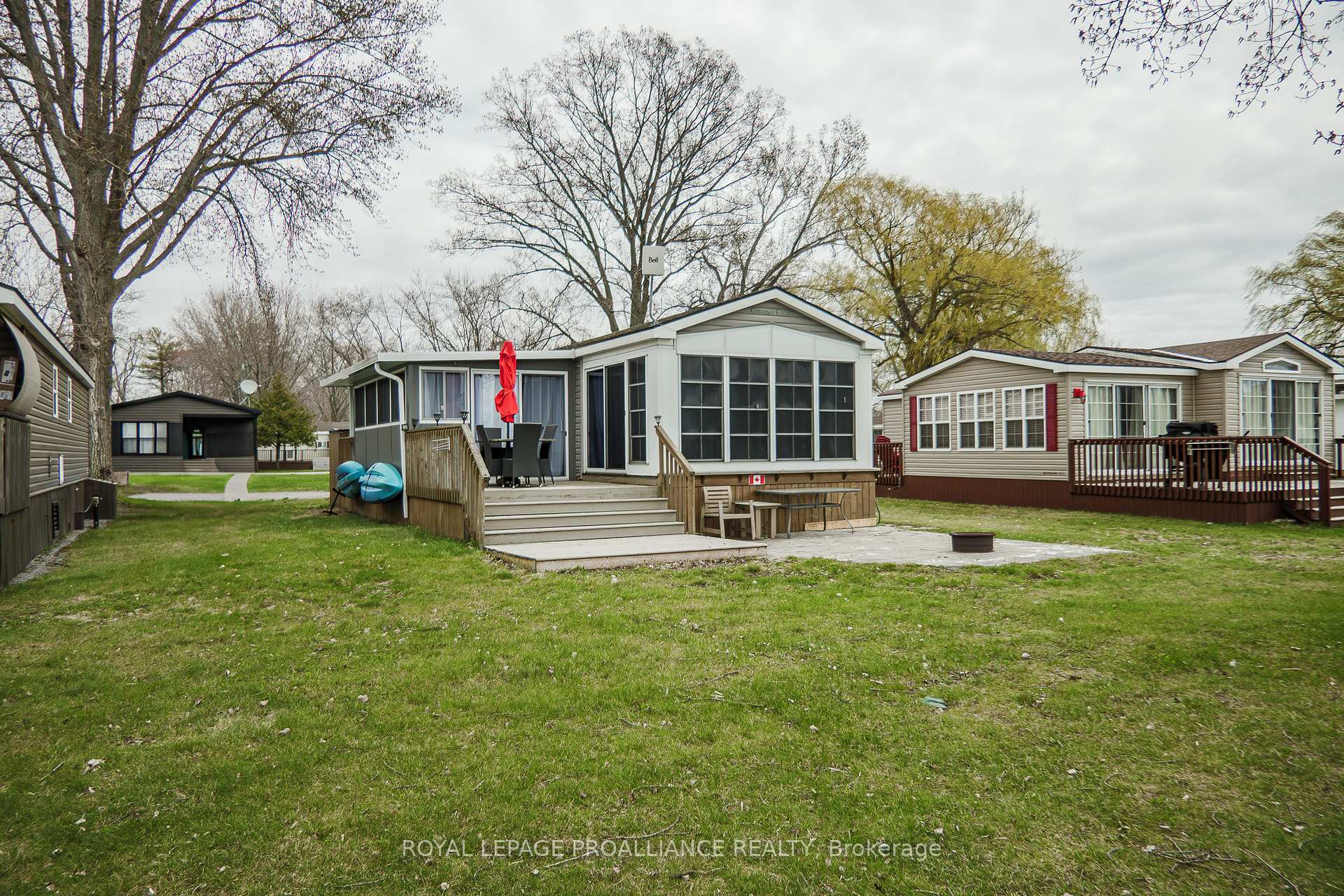 486 County Rd 18 - 19 Beachview Lane, Prince Edward County, ON, exterior