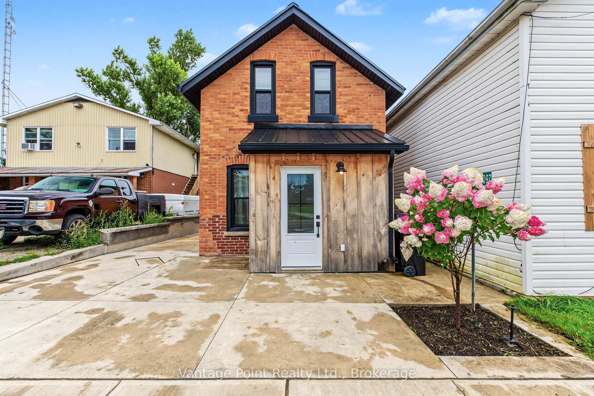 794097 124 Grey Road, Clearview, ON, exterior
