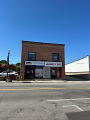 2 - 37 Holland Street W, Bradford West Gwillimbury, ON, exterior