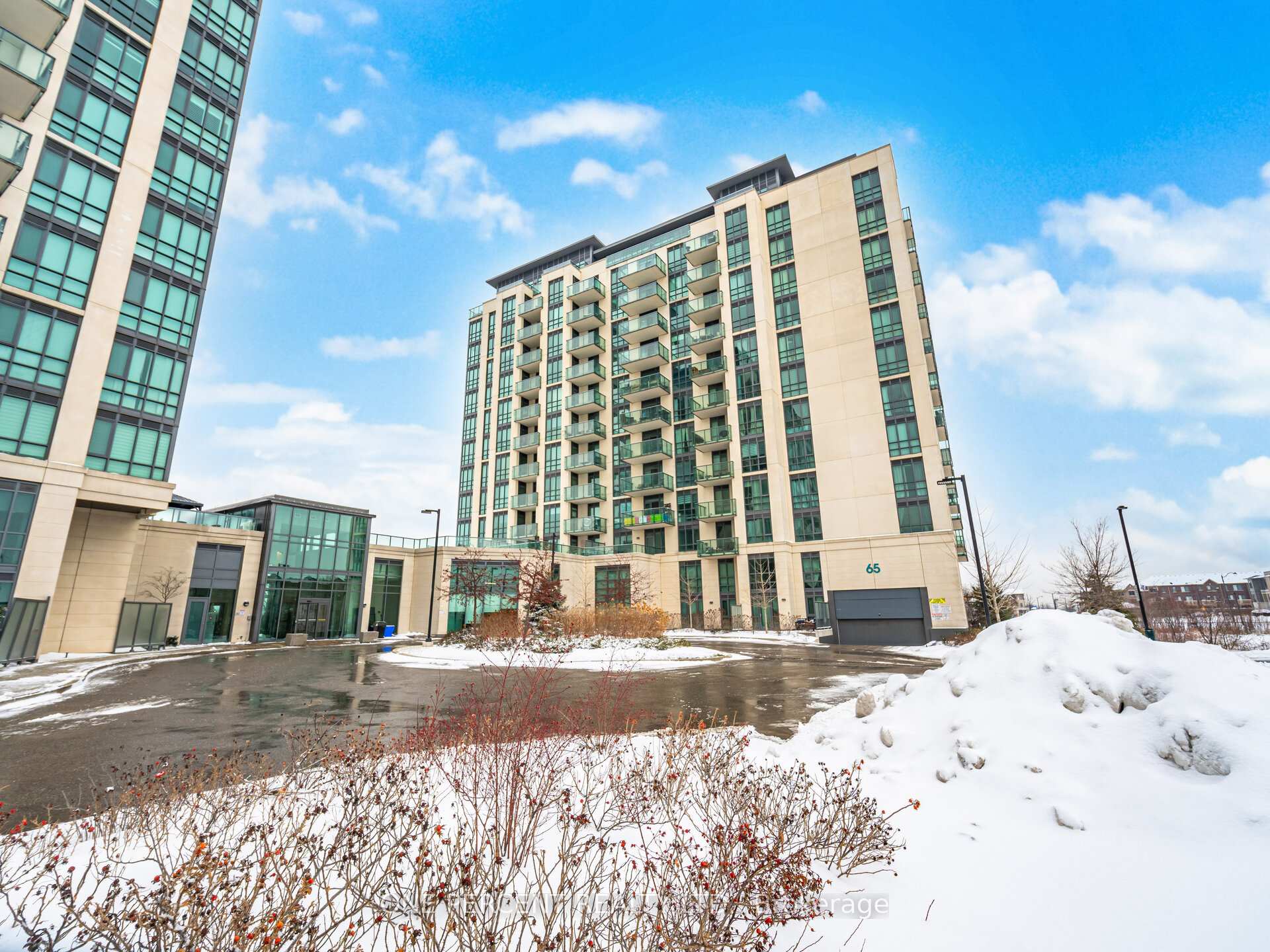 811 - 65 Yorkland Boulevard, Brampton, ON, exterior